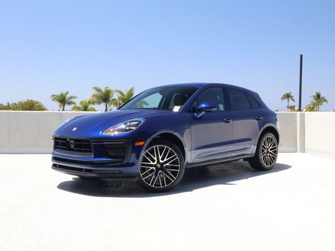 Certified 2025 Porsche Macan AWD/4WD image 1