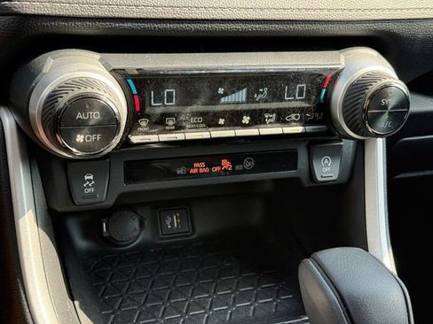 Used 2024 Toyota RAV4 XLE AWD/4WD image 22