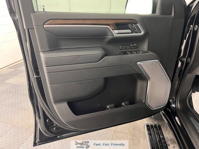 Used 2026 Chevrolet Silverado 1500 High Country w/ High Country Premium Package AWD/4WD image 24