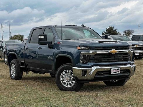 New 2026 Chevrolet Silverado 2500 LT w/ Texas Edition image 2