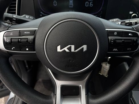 Used 2025 Kia Sportage LX FWD image 27