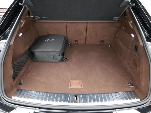 Certified 2023 Porsche Cayenne Turbo S AWD/4WD image 23