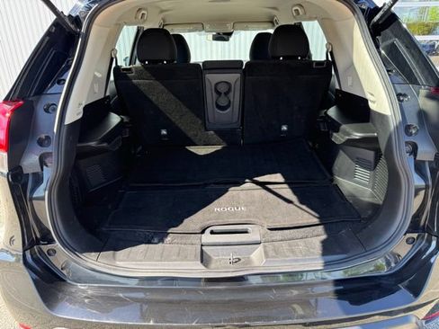 Used 2019 Nissan Rogue S AWD/4WD image 10