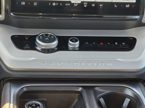 Used 2025 Ford Expedition Active AWD/4WD image 20