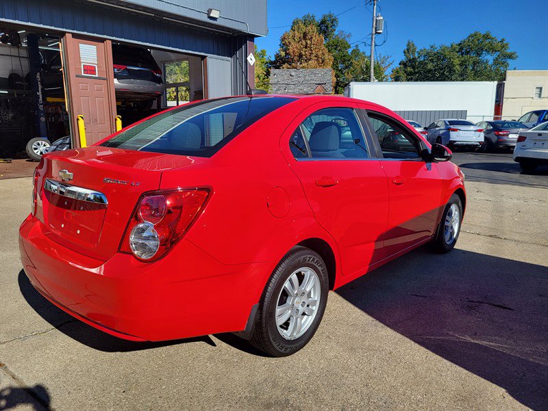 Used 2016 Chevrolet Sonic LT FWD image 7