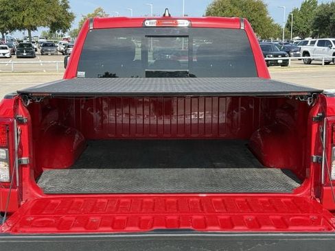 Used 2022 RAM 1500 Big Horn AWD/4WD image 32