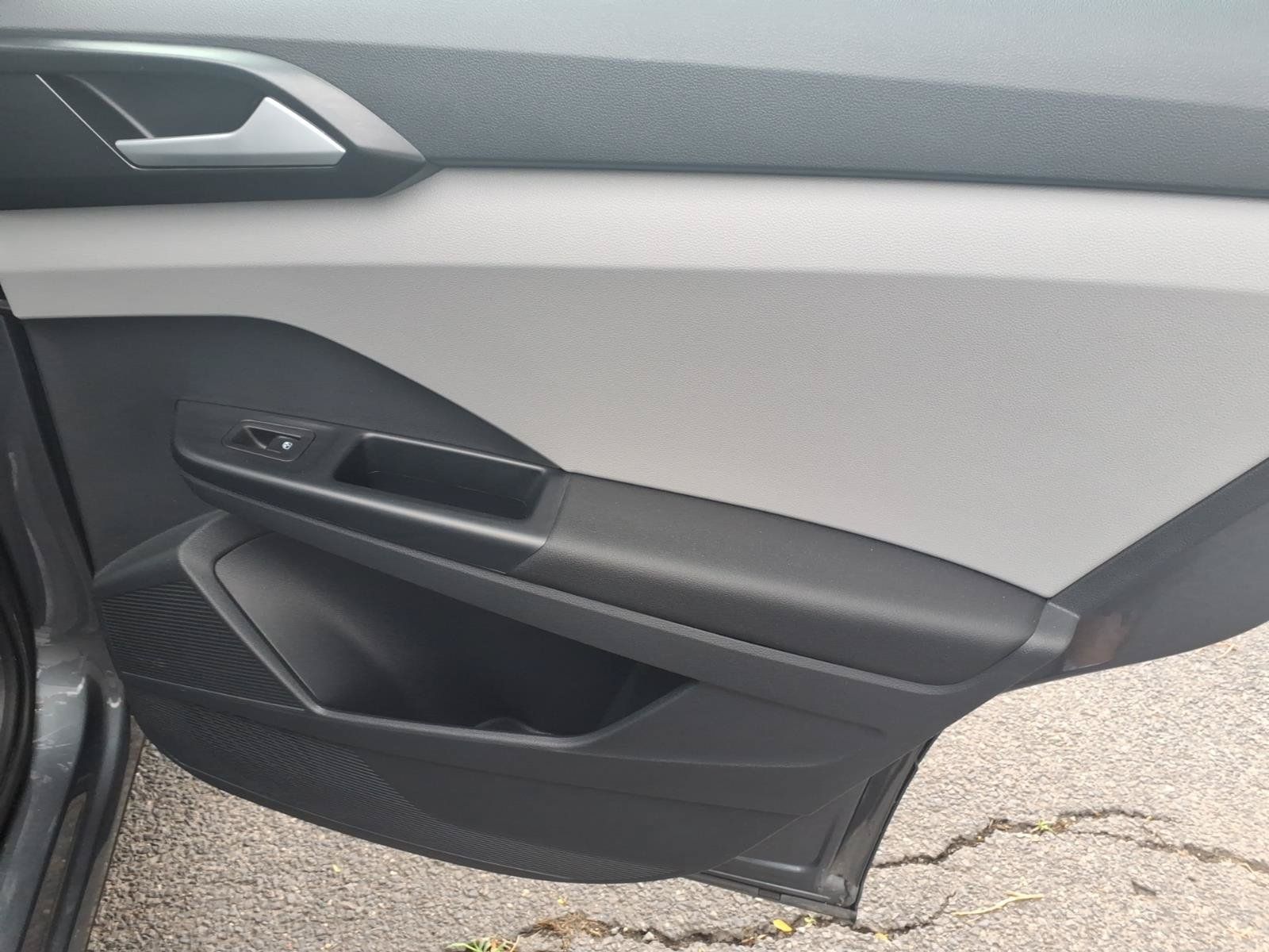 Certified 2023 Volkswagen Taos S FWD image 11