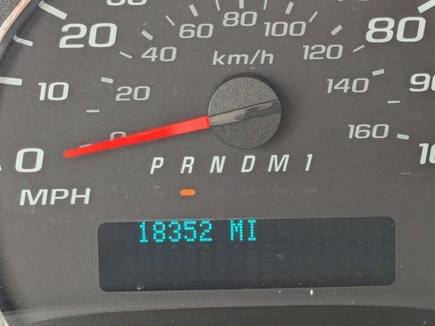 Used 2024 Chevrolet Express 2500 w/ Driver Convenience Package RWD image 27