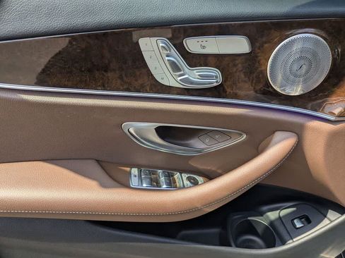 Used 2023 Mercedes-Benz E 350 4MATIC Sedan image 7