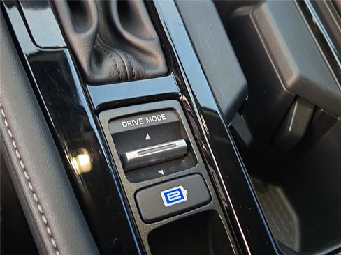 Used 2023 Honda Accord Touring image 10