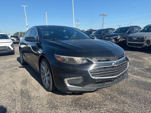 Used 2016 Chevrolet Malibu Premier w/ Driver Confidence Package FWD image 3