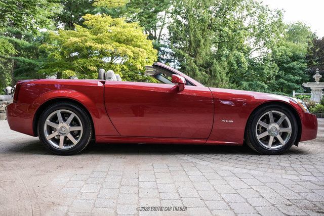 Used 2004 Cadillac XLR RWD image 9