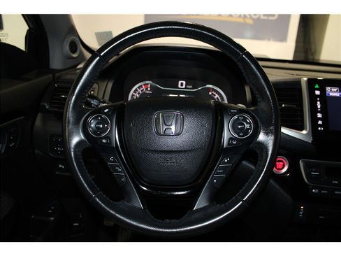 Used 2016 Honda Pilot Touring image 29