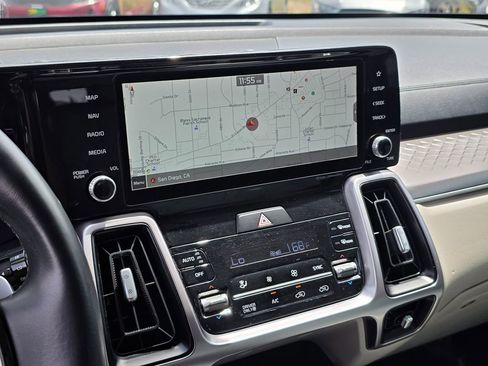Used 2022 Kia Sorento S FWD image 28