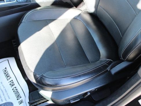 Used 2020 Ford Escape Titanium image 27