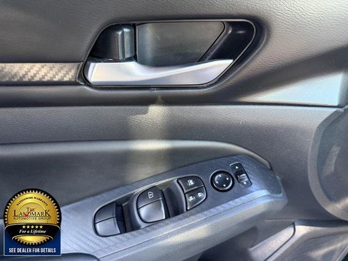 Used 2025 Nissan Altima 2.5 SV image 8