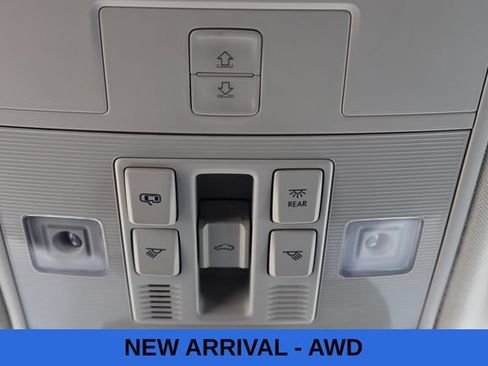 Used 2022 Volkswagen Taos SEL w/ Panoramic Sunroof Package AWD/4WD image 12