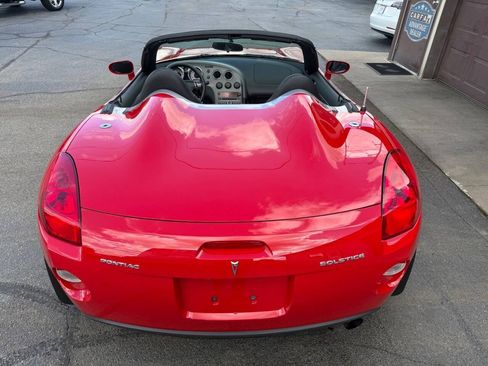Used 2006 Pontiac Solstice Convertible w/ Premium Package RWD image 27