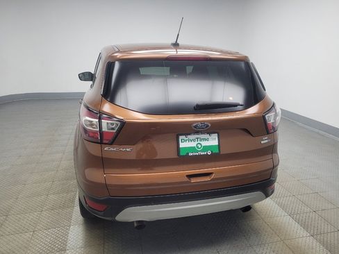 Used 2017 Ford Escape SE w/ SE Cold Weather Package AWD/4WD image 6