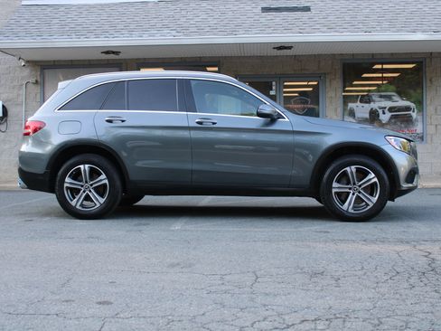 Used 2018 Mercedes-Benz GLC 300 4MATIC image 25