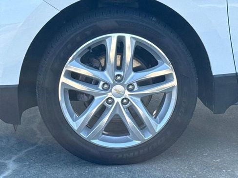 Used 2019 Chevrolet Equinox Premier FWD image 5