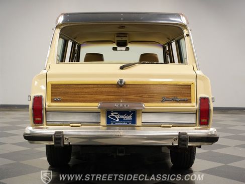 Used 1989 Jeep Grand Wagoneer image 10