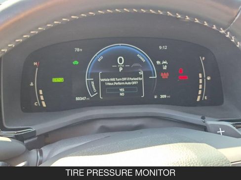 Used 2025 Toyota Camry SE FWD image 19
