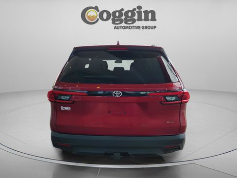 Certified 2024 Toyota Grand Highlander XLE image 4