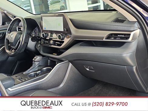 Used 2023 Toyota Highlander XLE FWD image 30