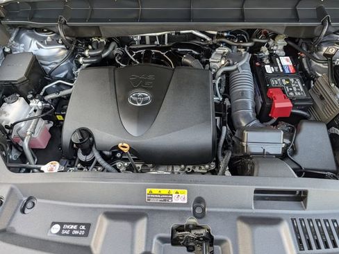 Used 2022 Toyota Highlander Limited image 37