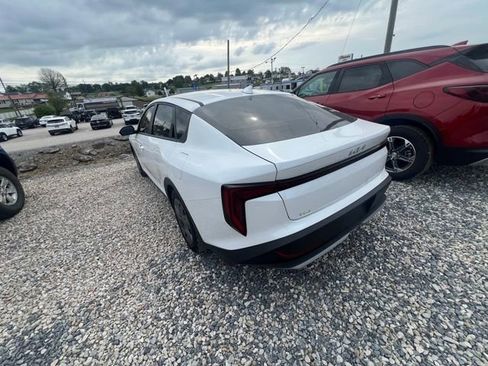 Used 2025 Kia K4 LX image 7