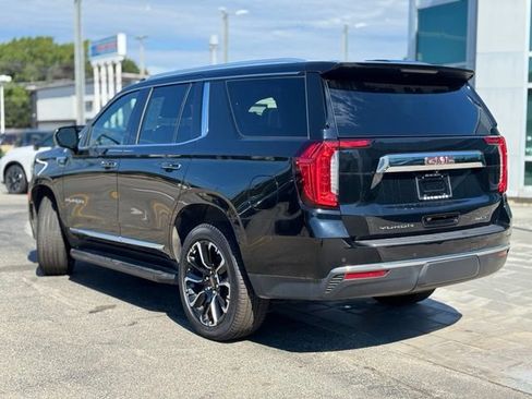 Used 2023 GMC Yukon SLT AWD/4WD image 4