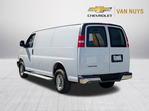 Used 2024 Chevrolet Express 2500 w/ Driver Convenience Package RWD image 7