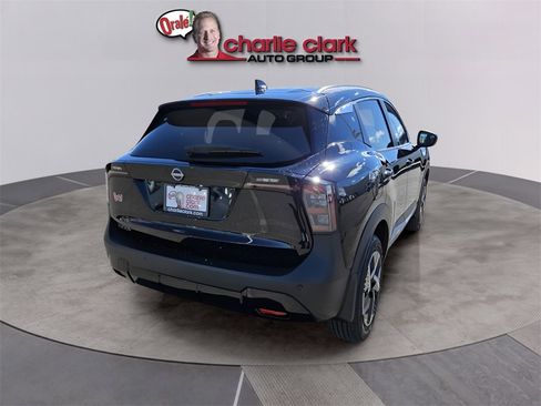 New 2026 Nissan Kicks SV image 6
