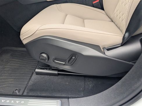 New 2026 Volvo XC90 T8 Plus w/ Protection Package Premier image 28