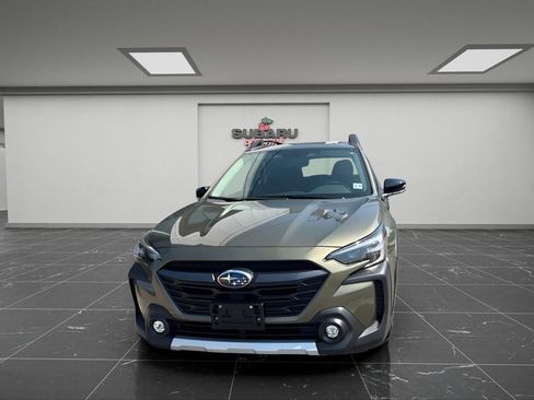 Used 2025 Subaru Outback Limited AWD/4WD image 4