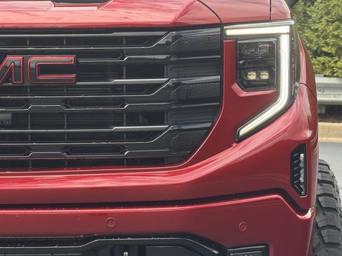 Used 2024 GMC Sierra 1500 Elevation w/ Elevation Premium Package AWD/4WD image 21
