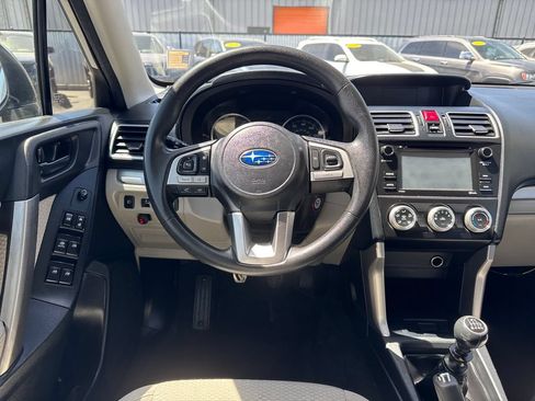 Used 2017 Subaru Forester 2.5i AWD/4WD image 13