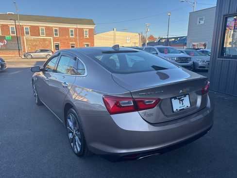 Used 2018 Chevrolet Malibu Premier w/ Premier Sun and Wheel Package image 3