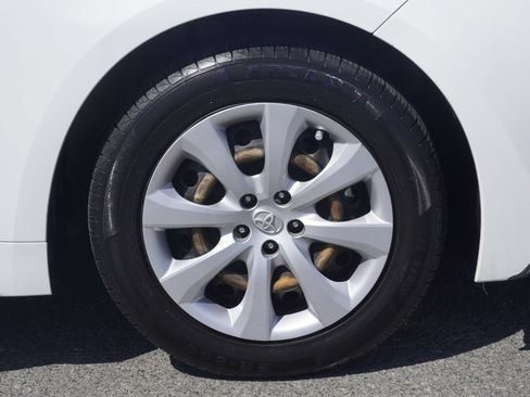 Used 2020 Toyota Corolla LE w/ Carpet Mat Package (TMS) FWD image 10