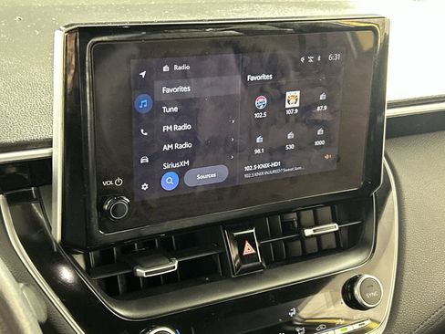 Used 2024 Toyota Corolla Cross XSE w/ Convenience Package image 17