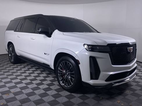 Certified 2023 Cadillac Escalade ESV V image 23