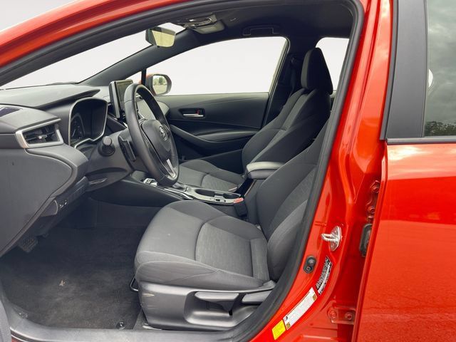 Used 2025 Toyota Corolla SE FWD image 9
