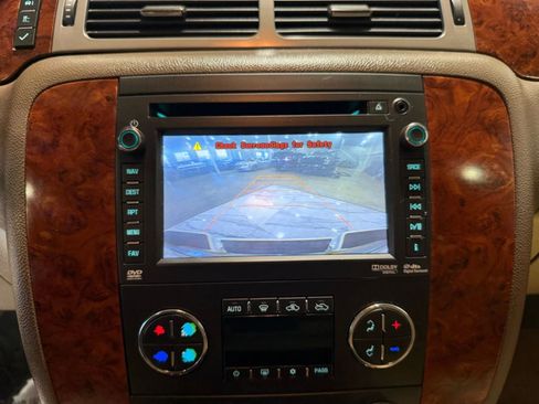 Used 2013 Chevrolet Avalanche LTZ image 22