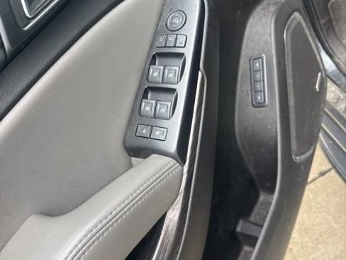 Used 2019 Chevrolet Tahoe LT AWD/4WD image 4