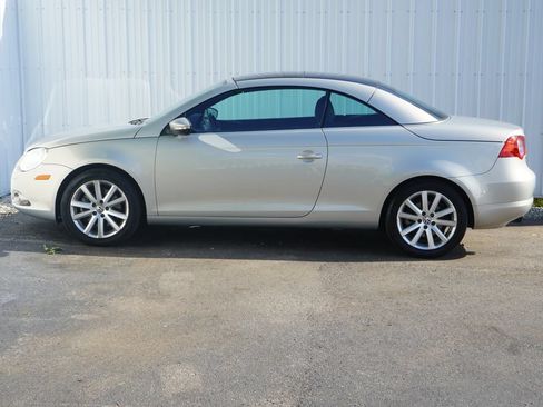 Used 2009 Volkswagen Eos Komfort FWD image 3