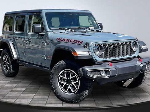Certified 2025 Jeep Wrangler Unlimited Rubicon w/ Convenience Group AWD/4WD image 37