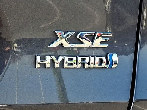 Used 2020 Toyota RAV4 XSE AWD/4WD image 10