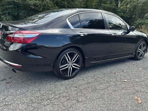 Used 2017 Honda Accord Sport image 5