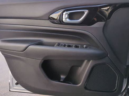 New 2026 Jeep Compass Latitude image 31